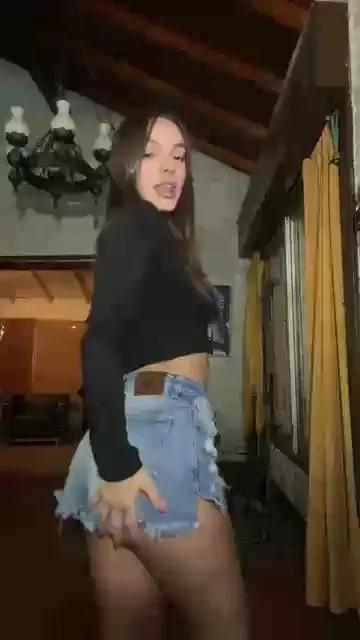 Nicole1975 on Cam4 