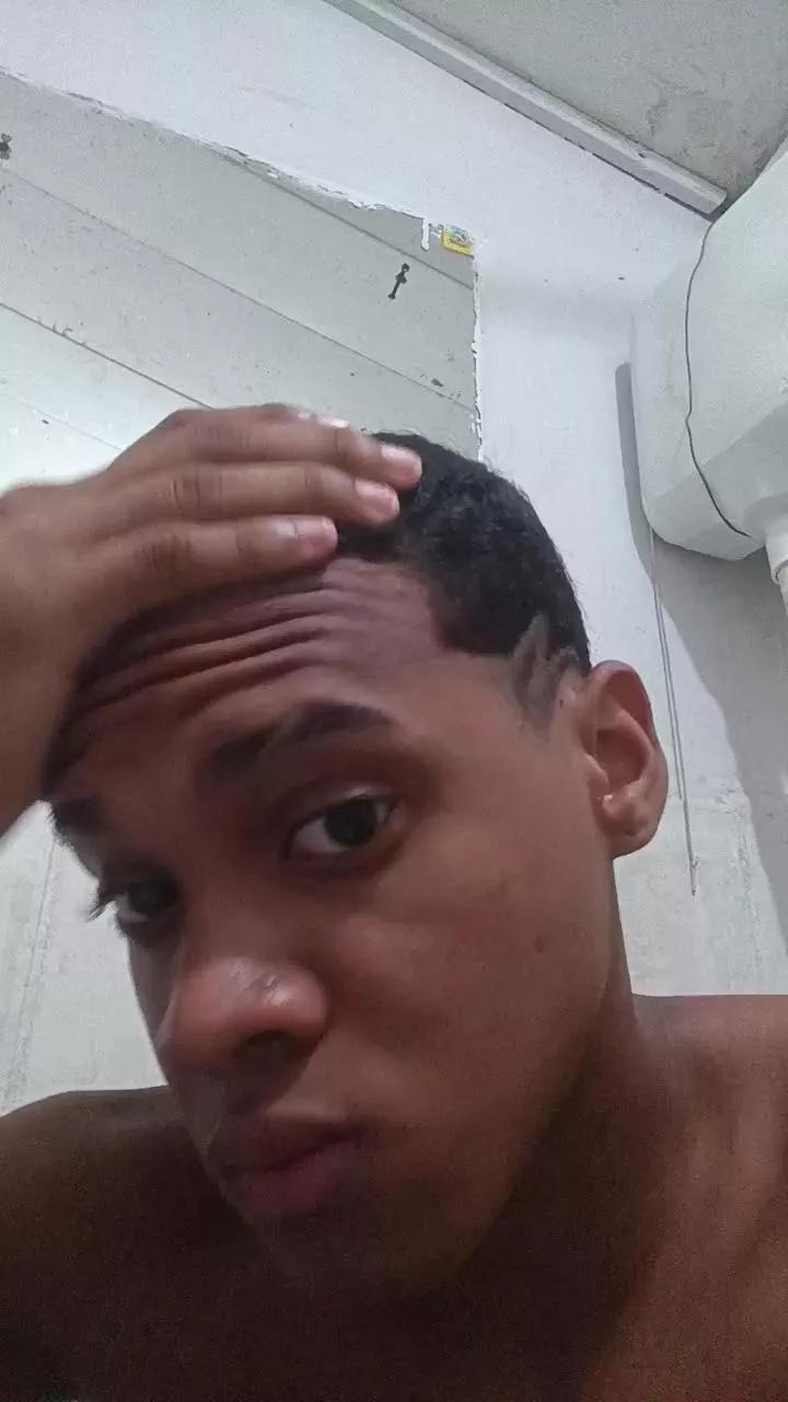Novinhoode18 on Cam4 