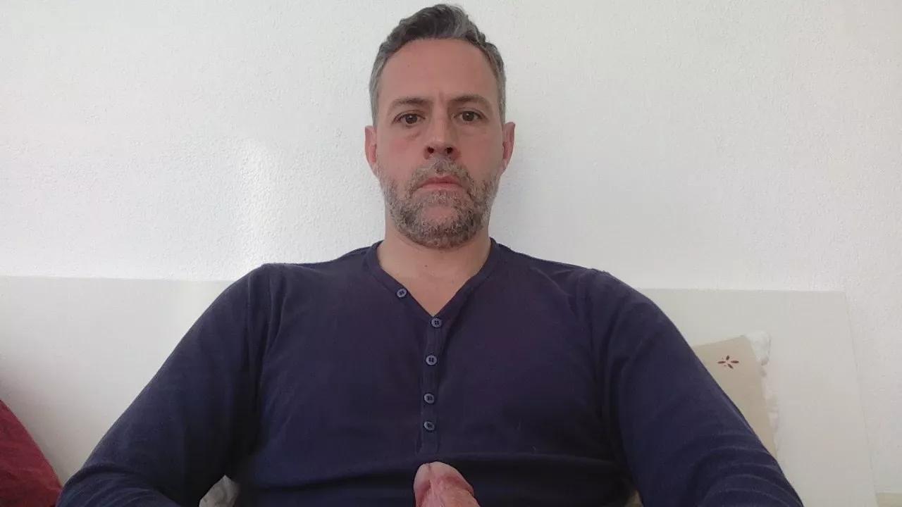 omarbig88 on Cam4 