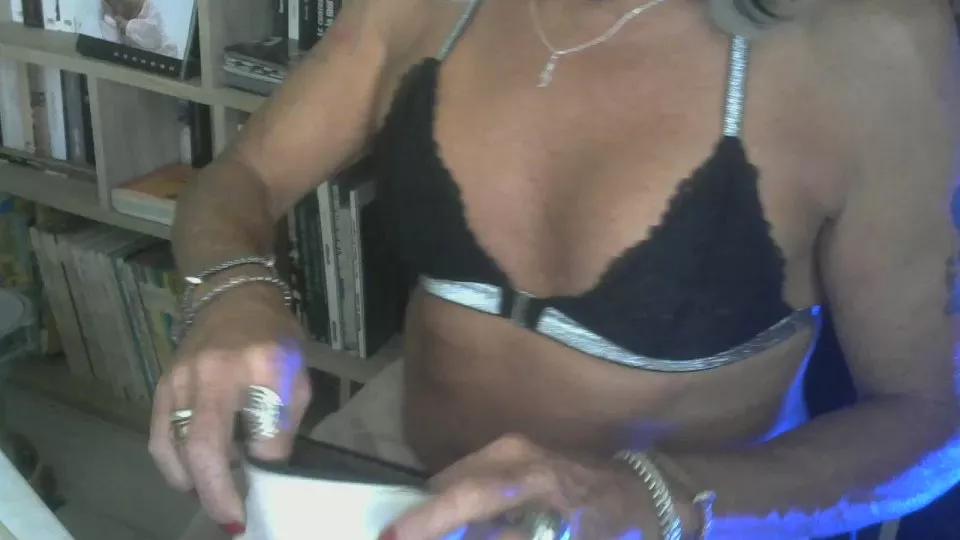 pamela2564 on Cam4 