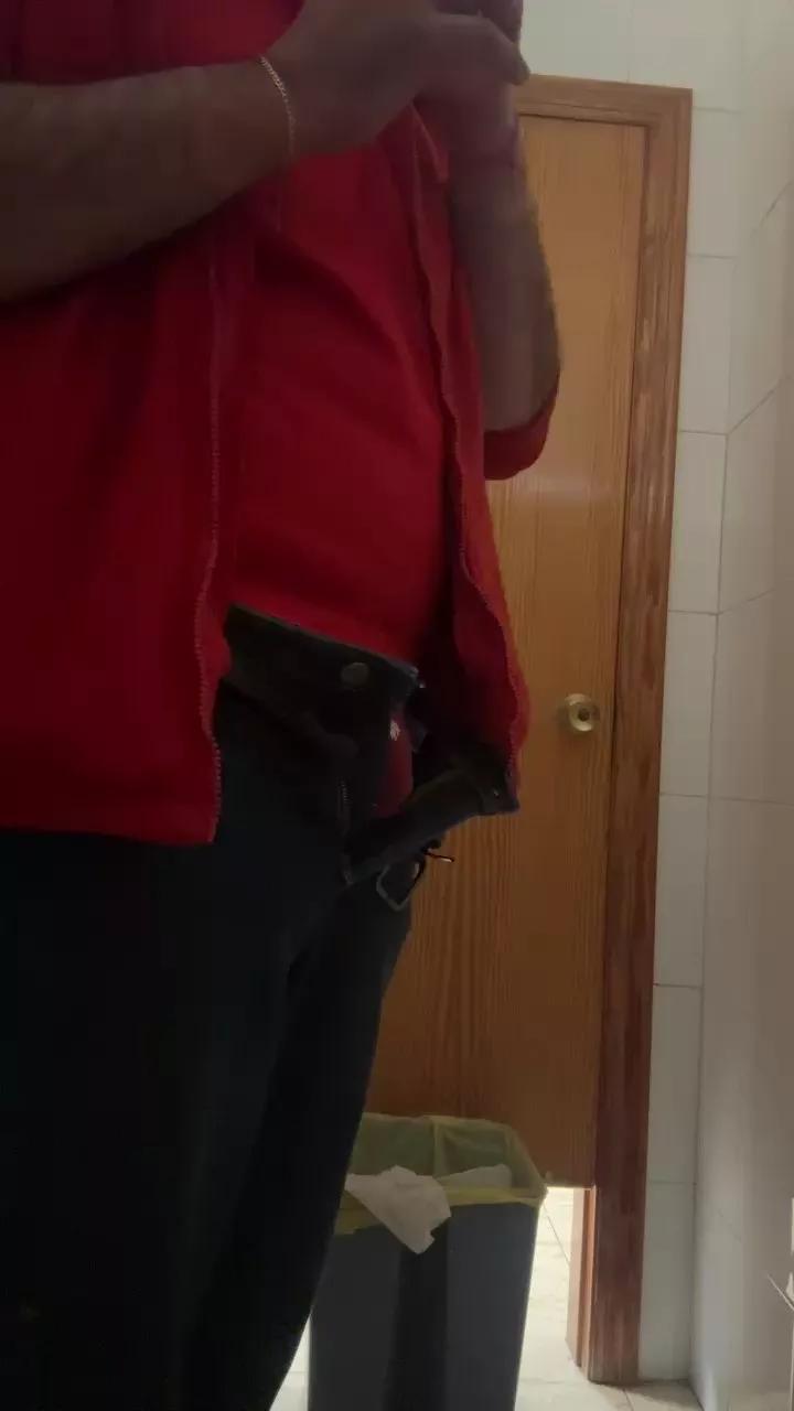Peludeteee on Cam4 