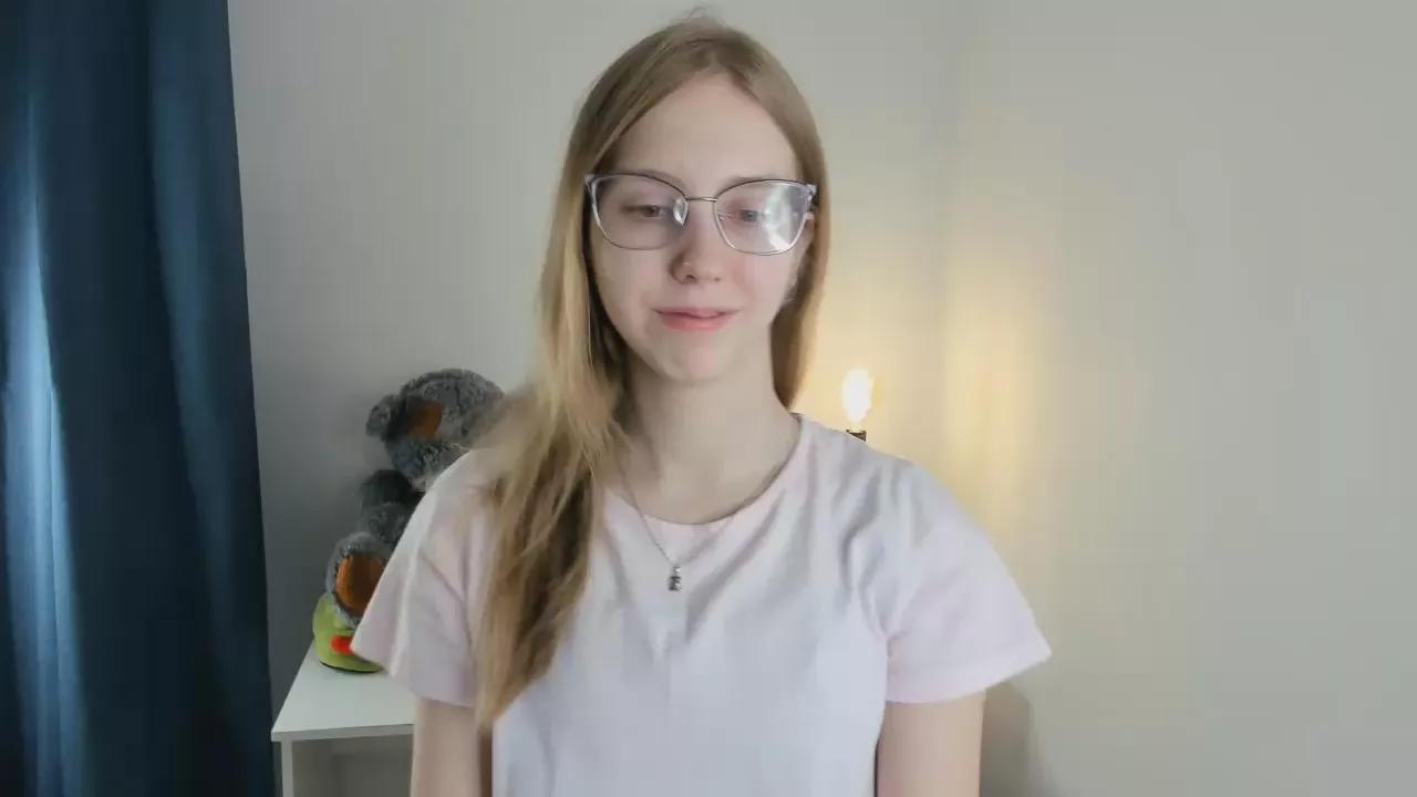 PhilomenaChubb on Cam4 
