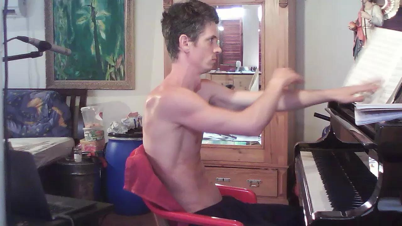 PianoTobe on Cam4 