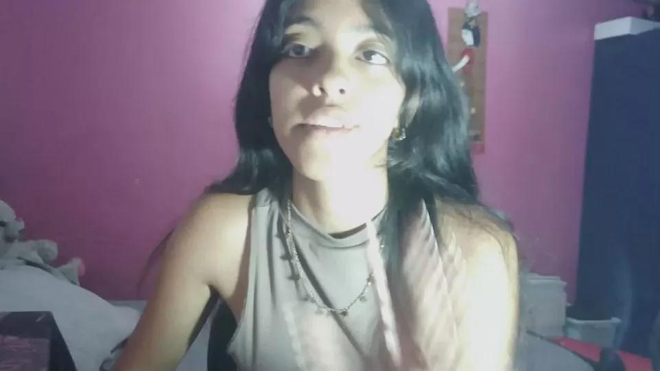 Pocahonta_18 on Cam4 