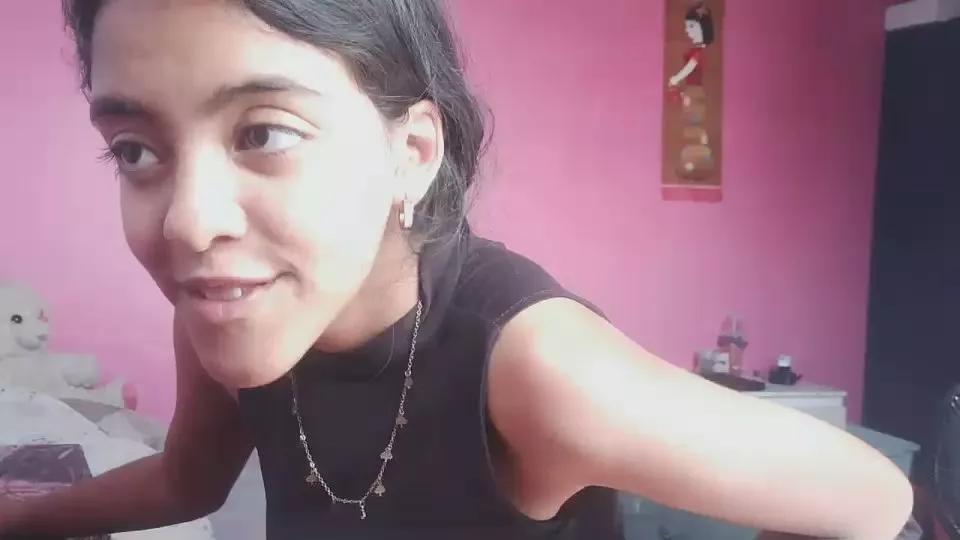 Pocahonta_18 on Cam4 