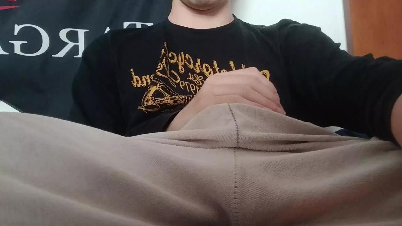 Pollon797 on Cam4 