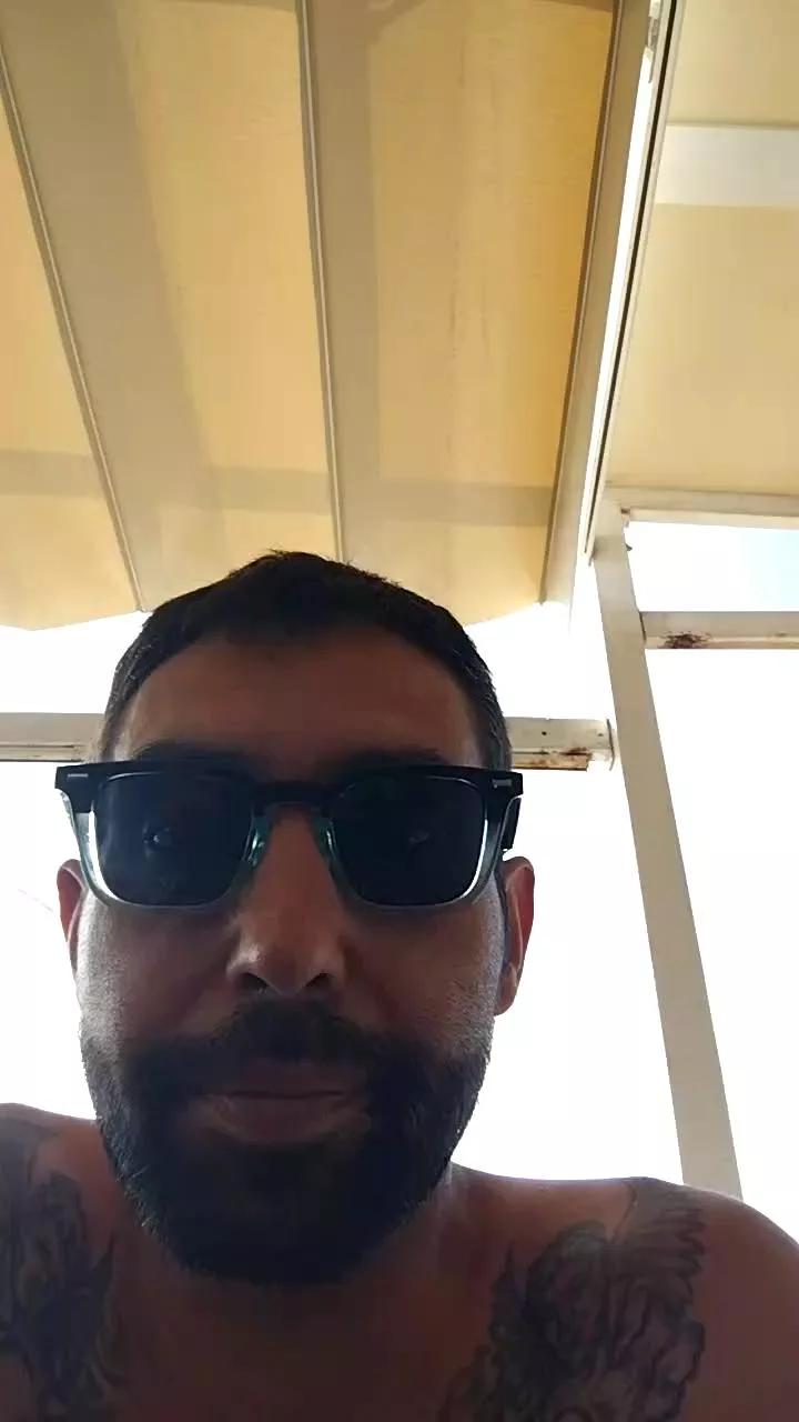 Prendio9999 on Cam4 