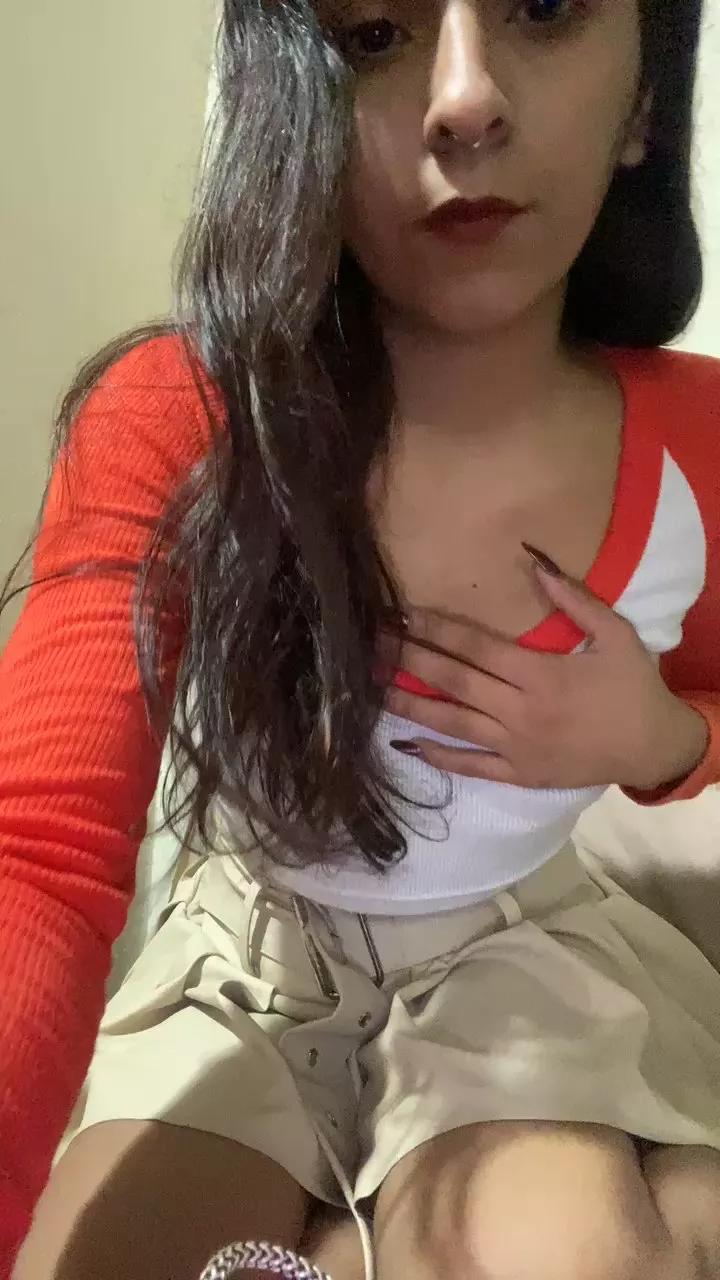 Priscilaaaaa8 on Cam4 