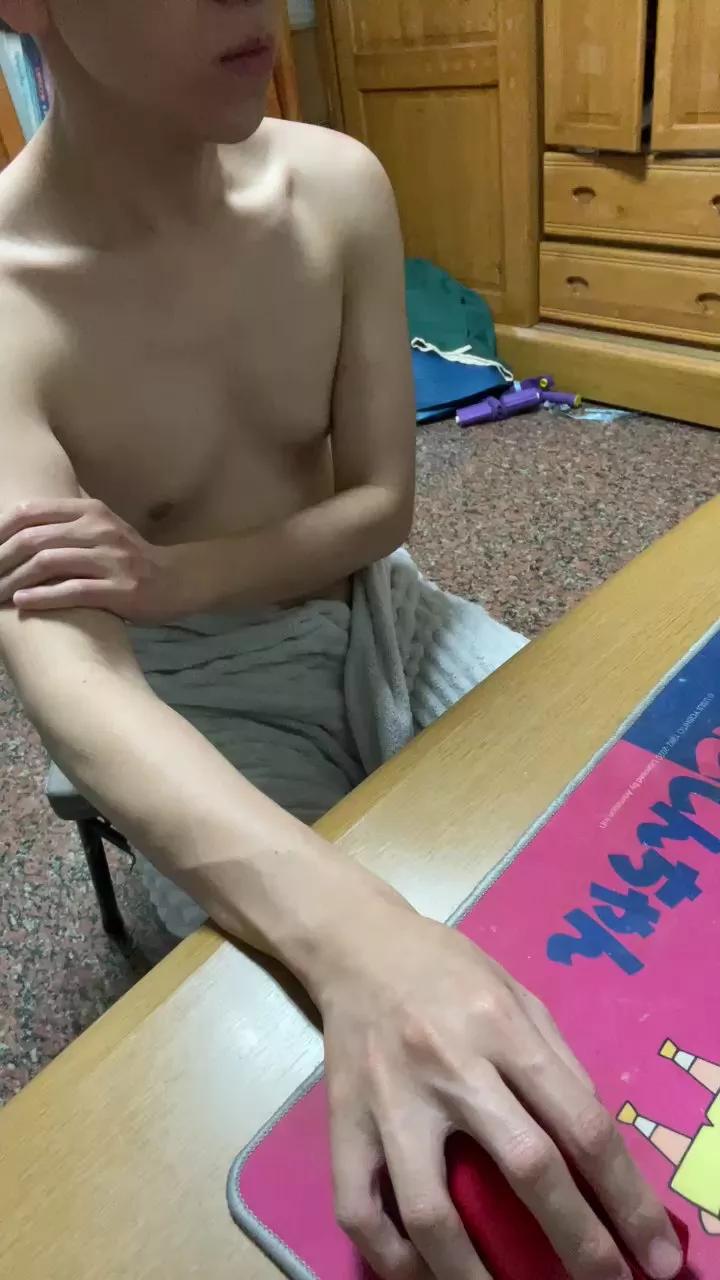 qaz3021 on Cam4 