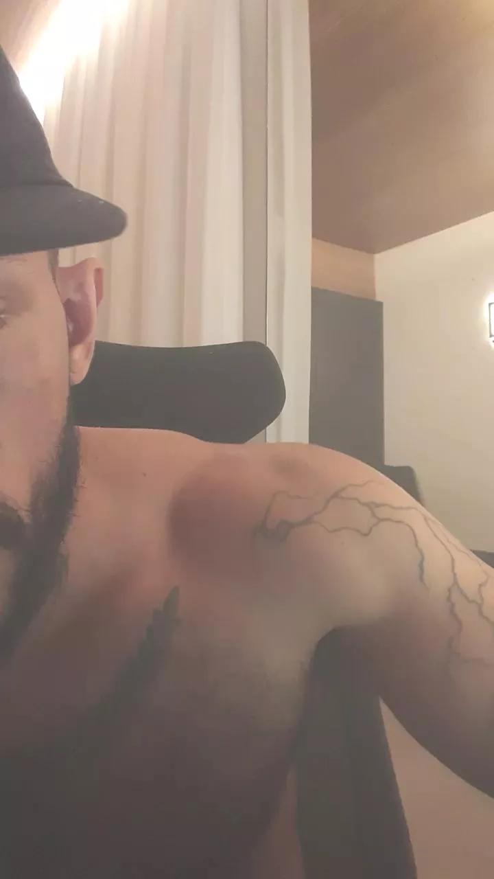 Raik_23 on Cam4 