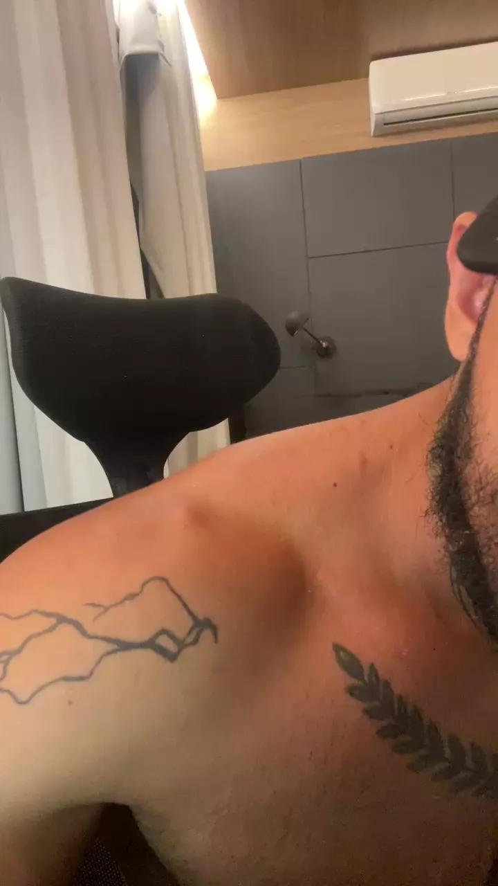 Raik_23 on Cam4 