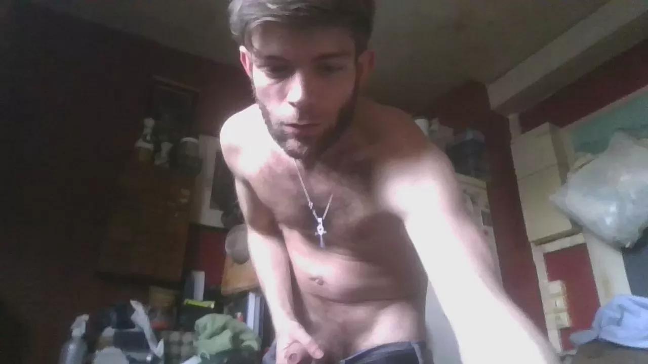 RaveisKing75 on Cam4 