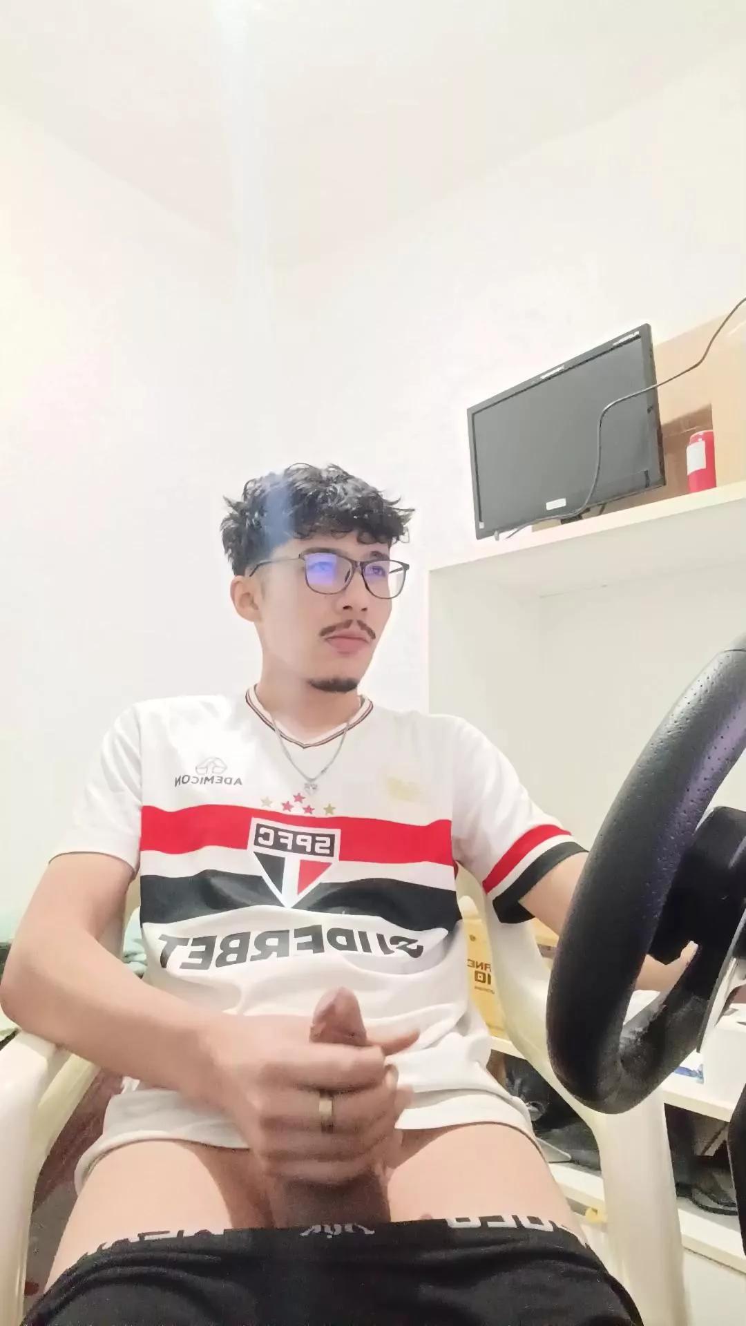 reallucasor on Cam4 