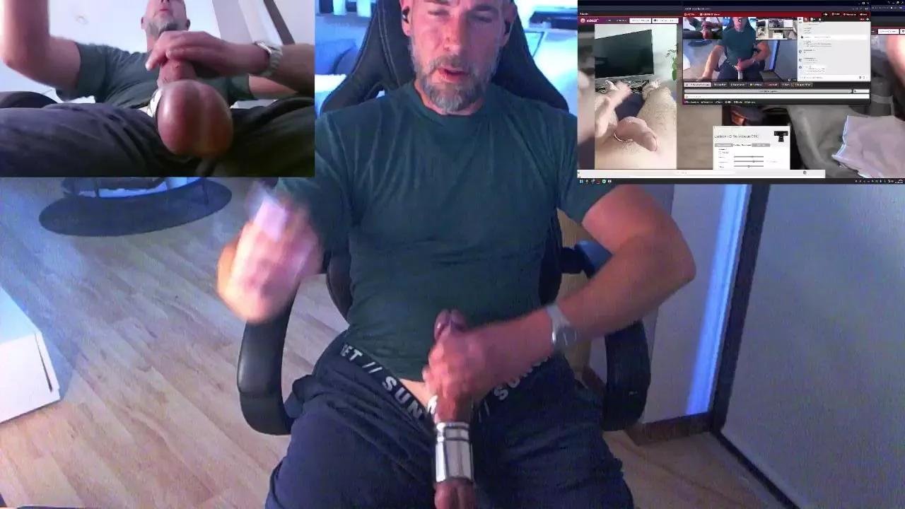 Reeper84 on Cam4 