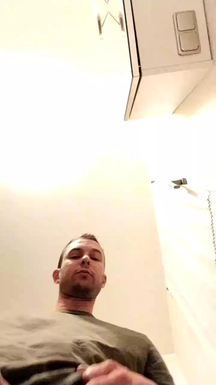 riccardoyeah on Cam4 