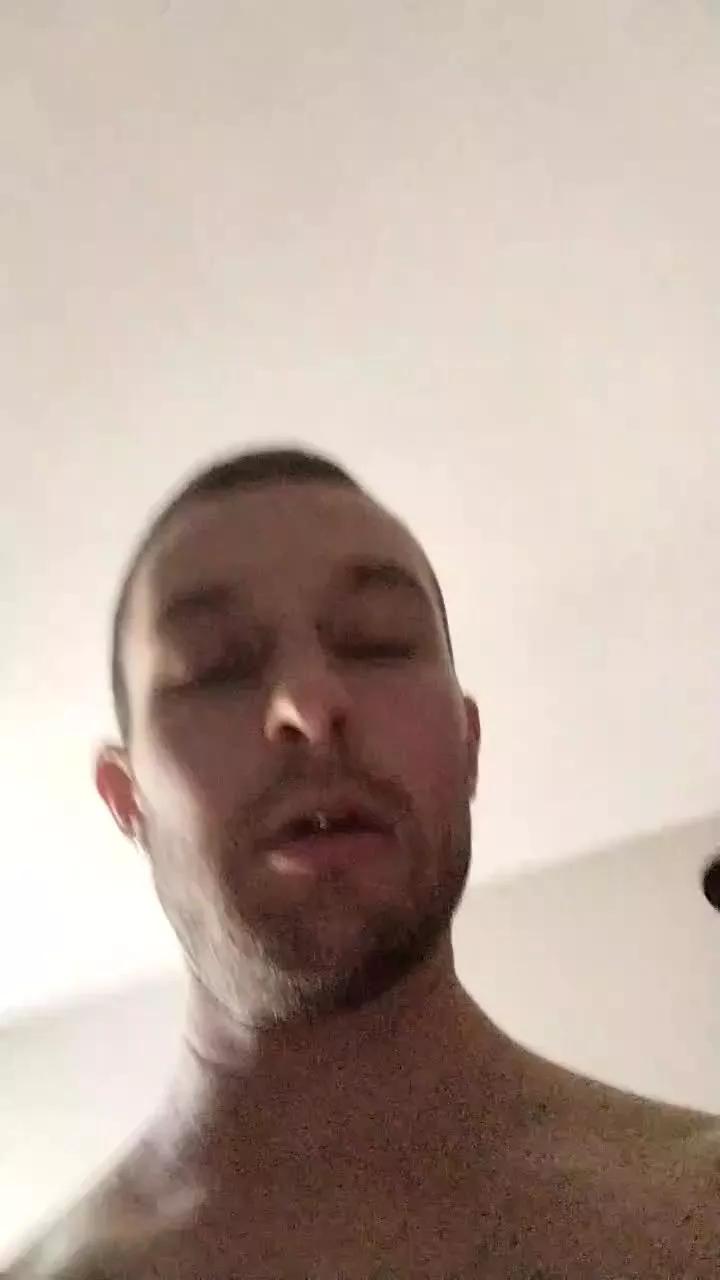 riccardoyeah on Cam4 