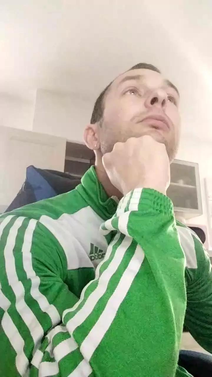 riccardoyeah on Cam4 
