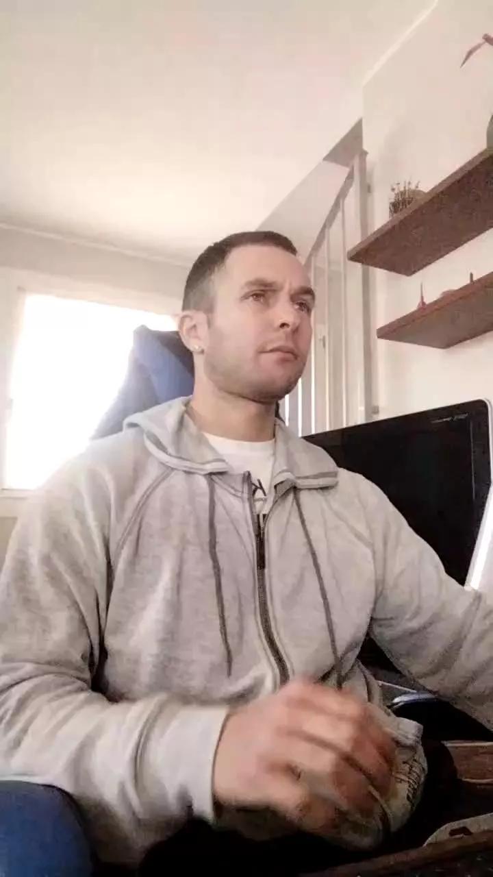 riccardoyeah on Cam4 