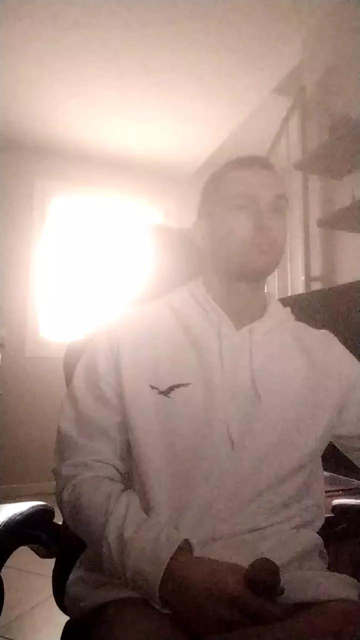 riccardoyeah on Cam4 