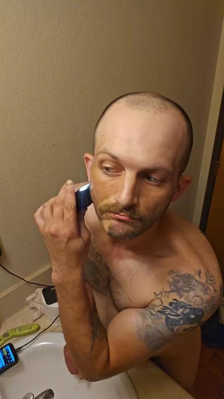 Rock21dan on Cam4 
