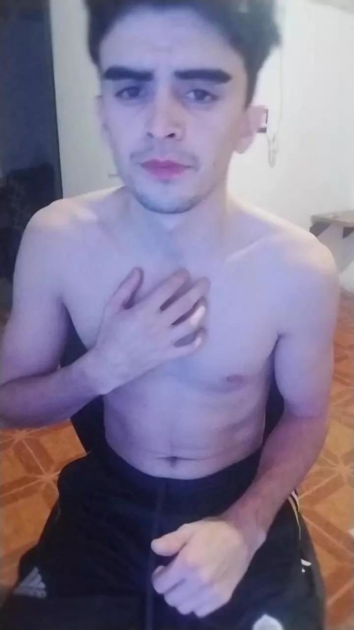 Rodrigo77719 on Cam4 