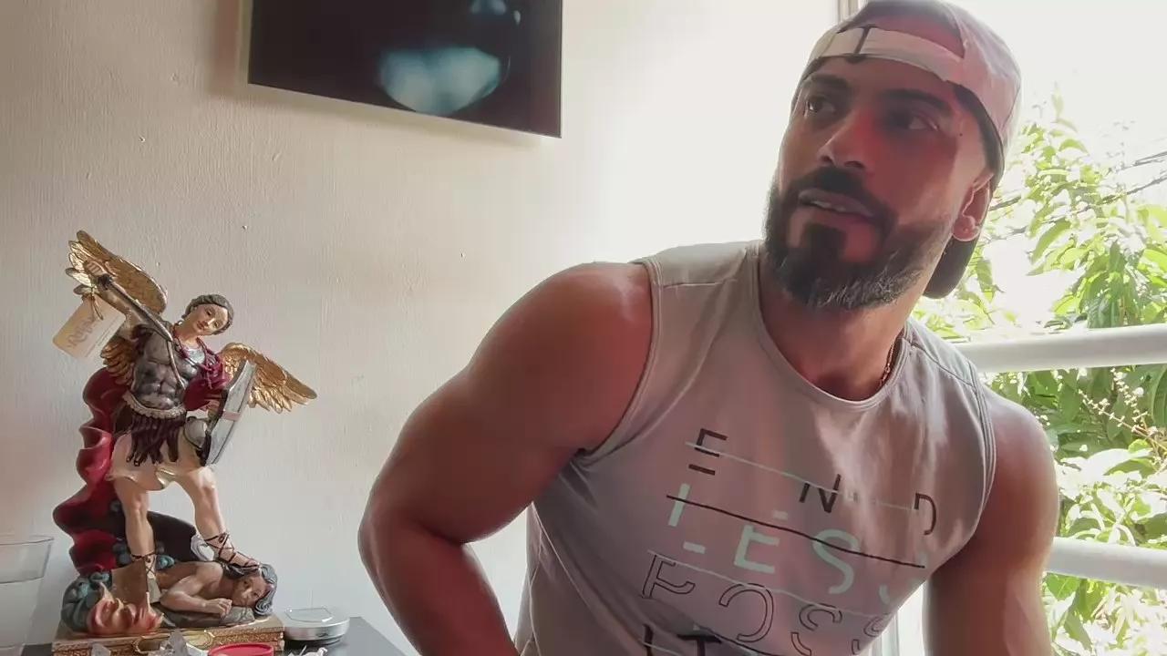 romeolovehot on Cam4 