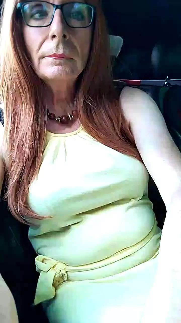 Saabrinaahot on Cam4 