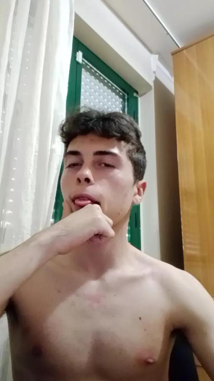 Samuele055 on Cam4 
