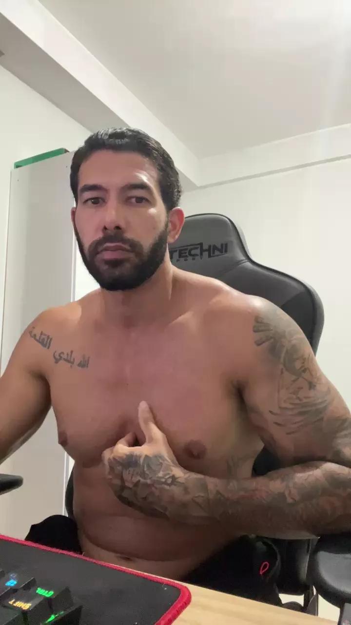Saradoalto23 on Cam4 