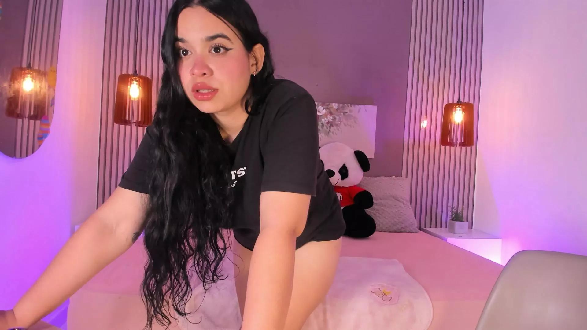 sarascoot_ on Cam4 