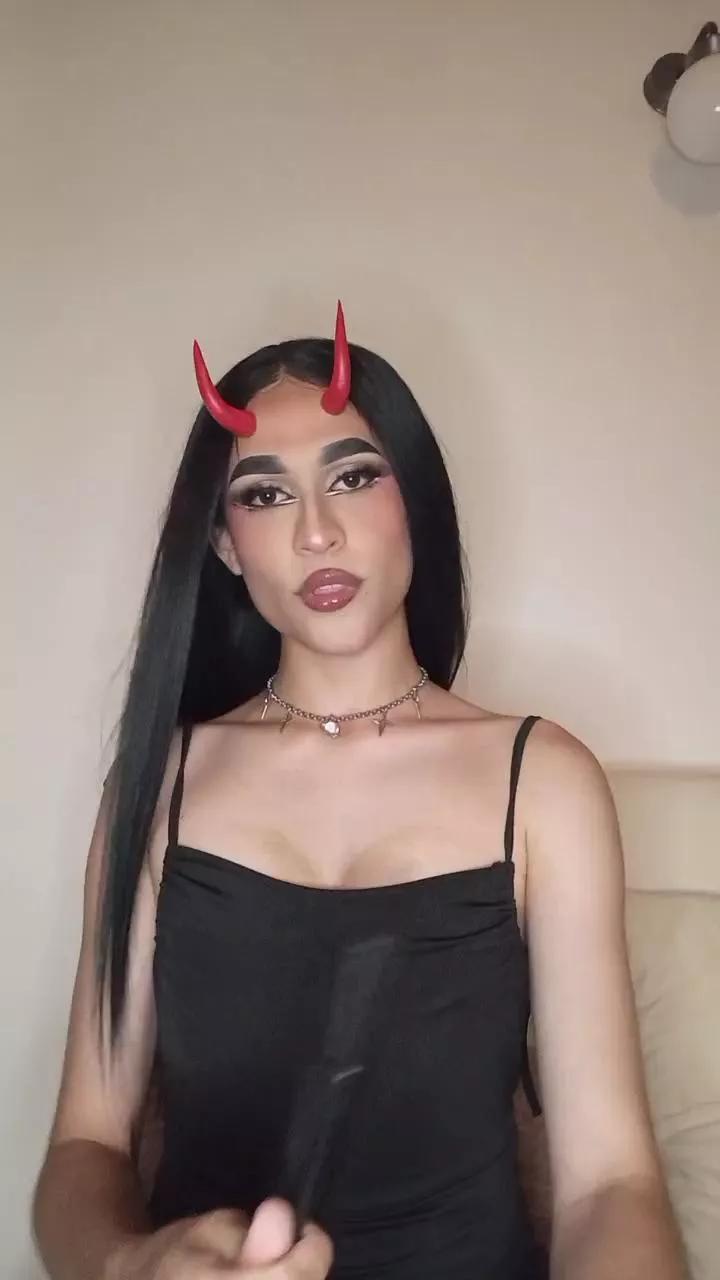 SashaDivine on Cam4 