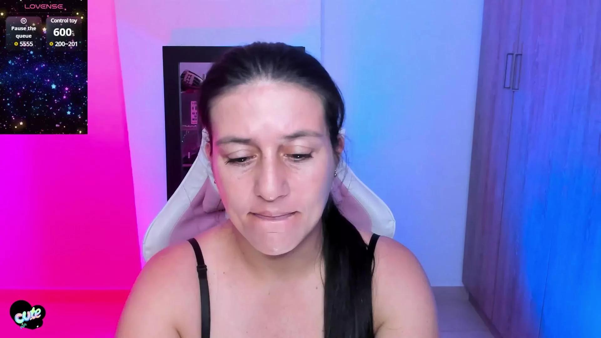 Saskyaa on Cam4 
