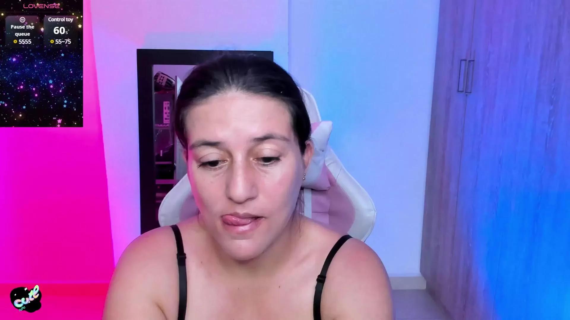Saskyaa on Cam4 