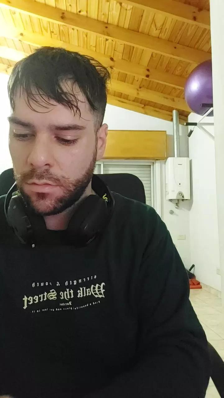 sebashot95 on Cam4 