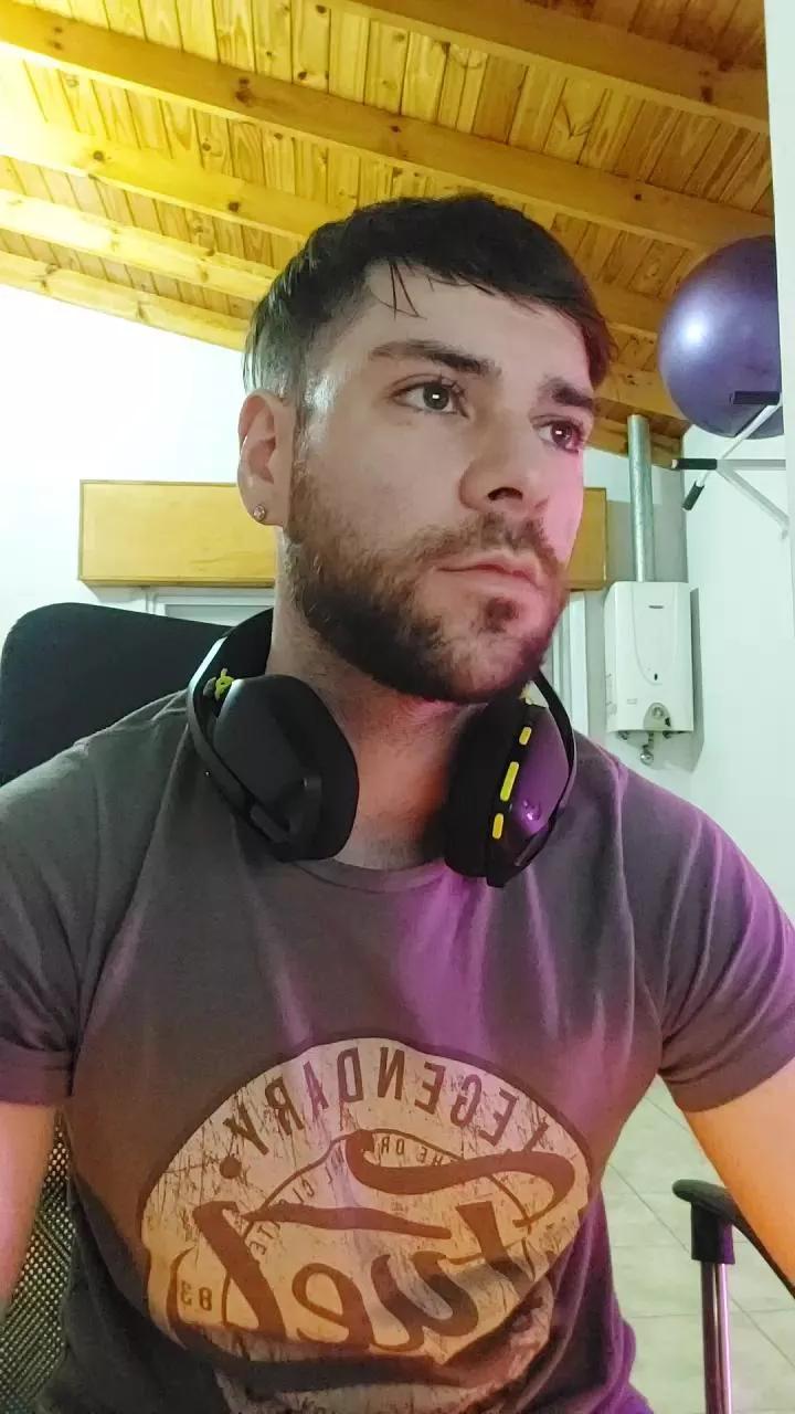 sebashot95 on Cam4 