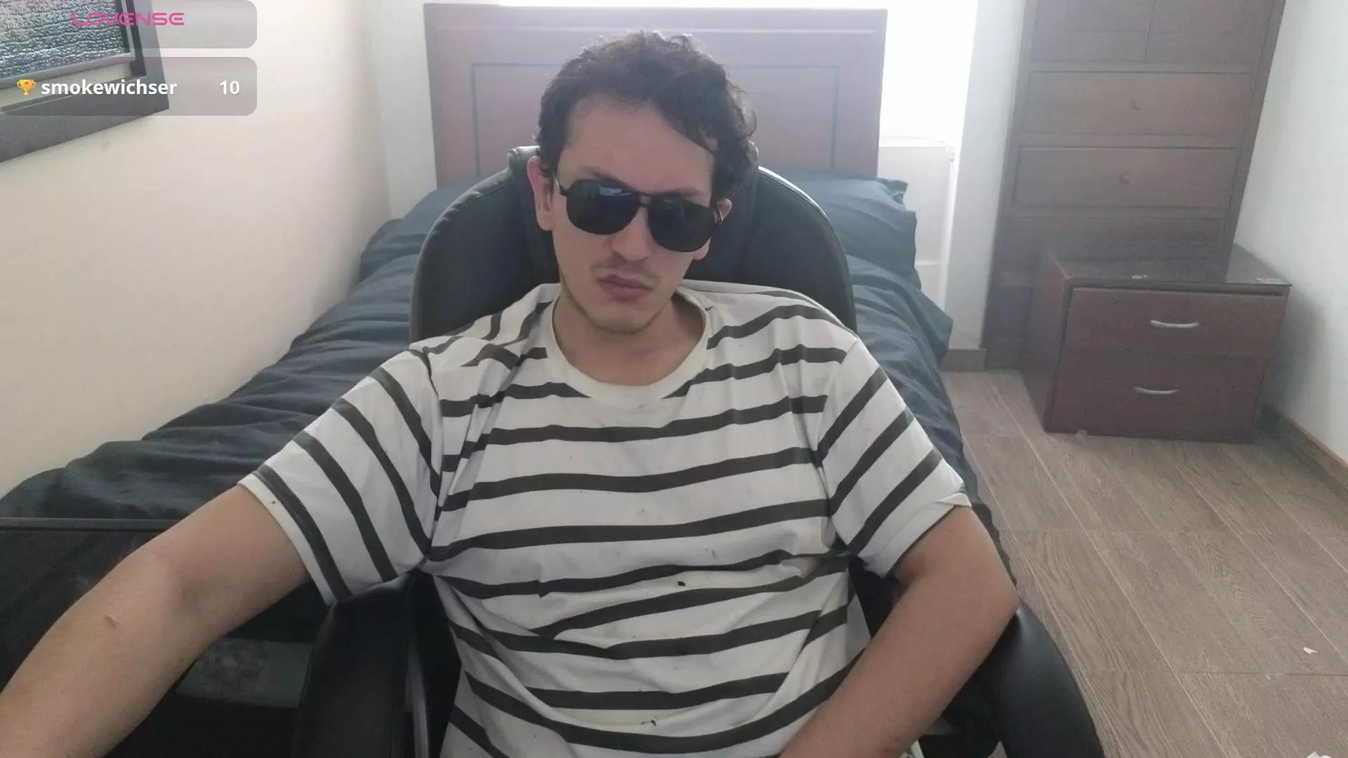 Serguioguecha33 on Cam4 