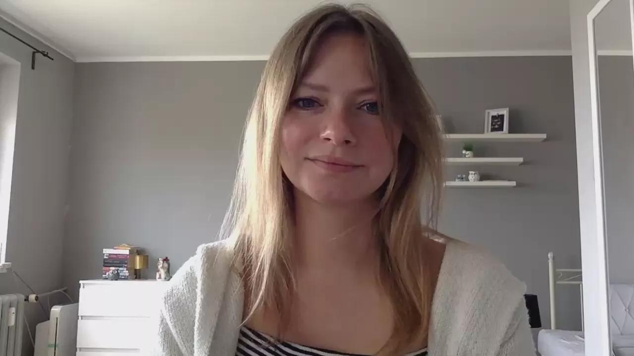 sexy_millie01 on Cam4 
