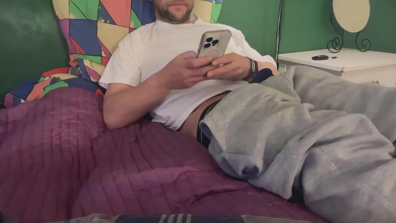 sk8_bong on Cam4 