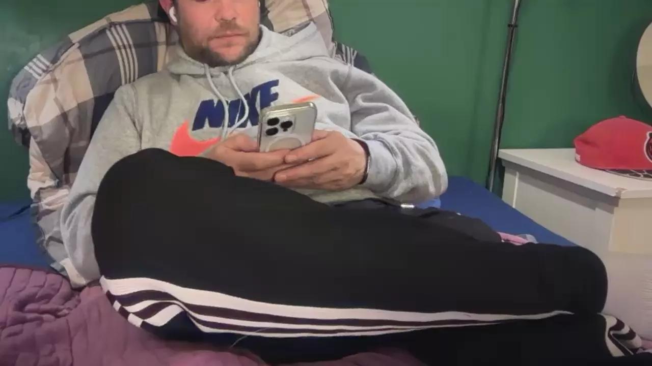 sk8_bong on Cam4 