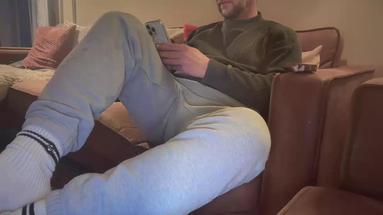 sk8_bong on Cam4 