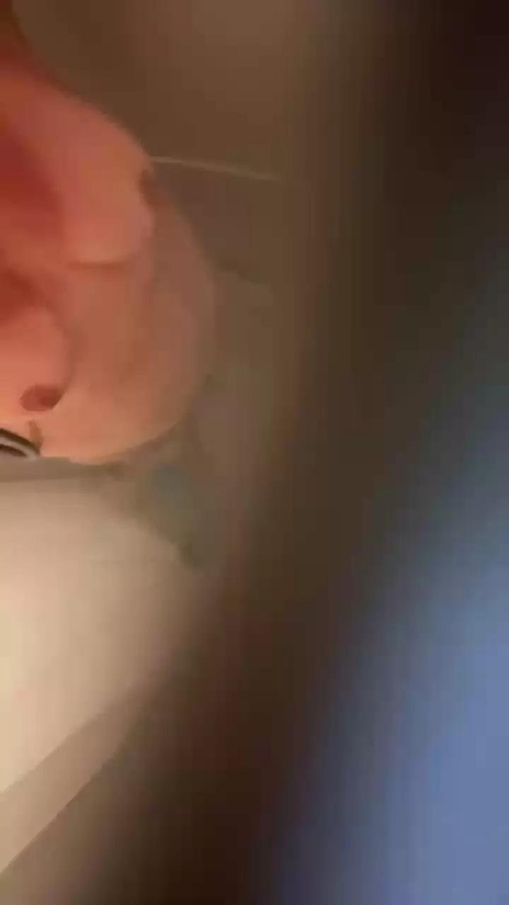 Slutmeout6996 on Cam4 