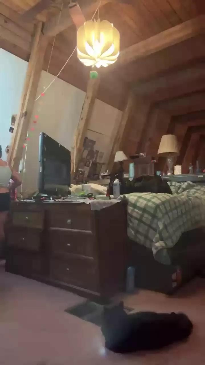 Slutmeout6996 on Cam4 