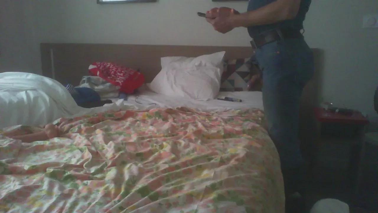 sluttypig45 on Cam4 
