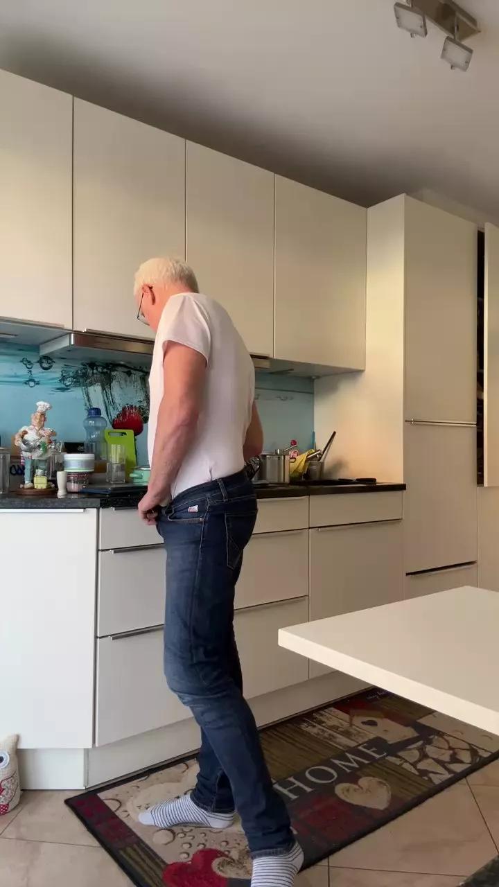 Strolch1707 on Cam4 