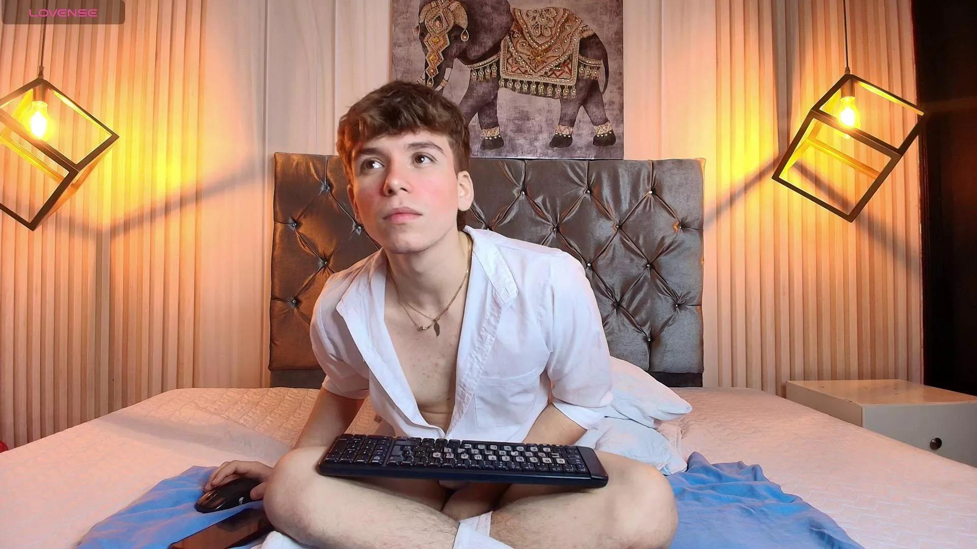 Tayler_White on Cam4 