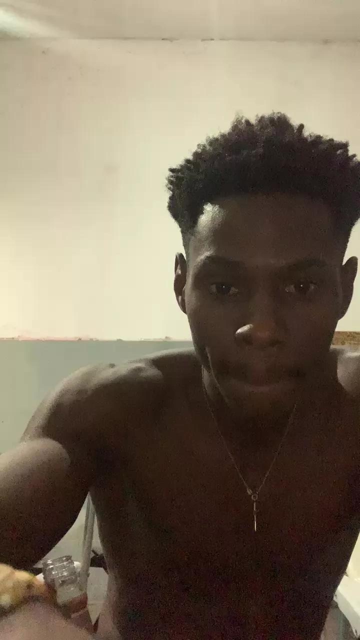 Theus4561 on Cam4 