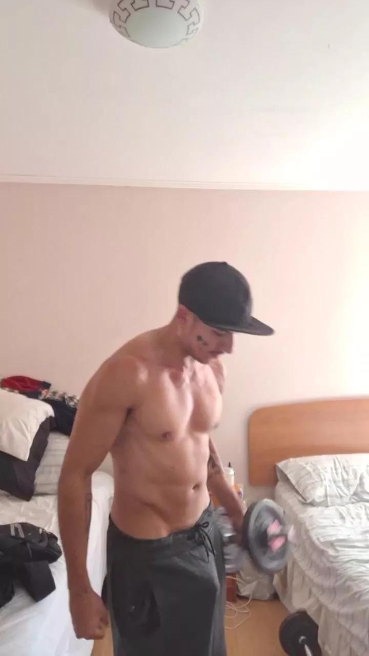 thisclownboy on Cam4 