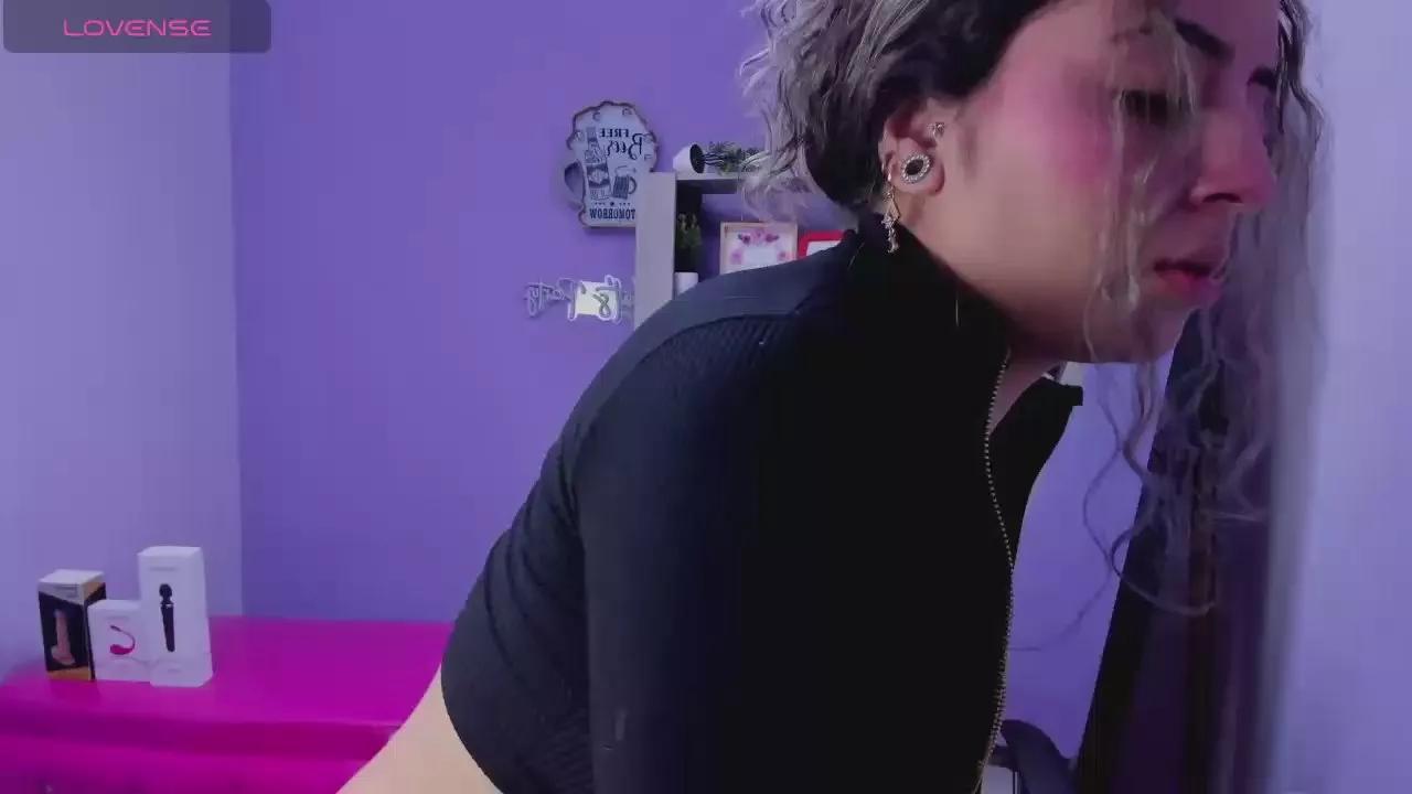 tiny_love_ on Cam4 