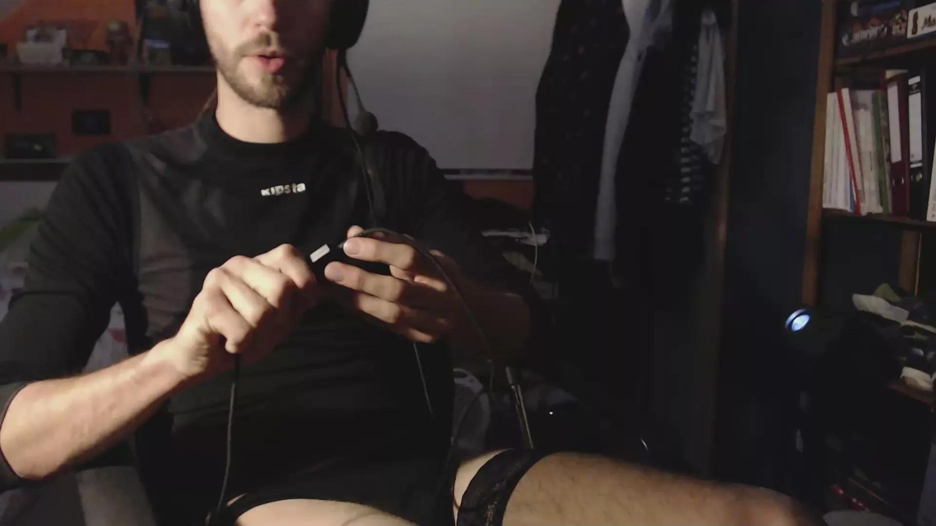 toinuss on Cam4 