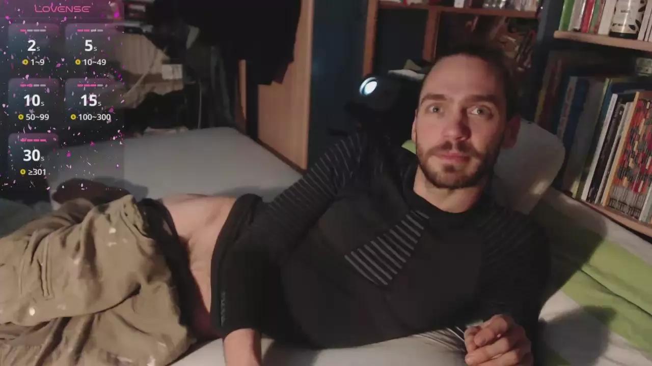 toinuss on Cam4 